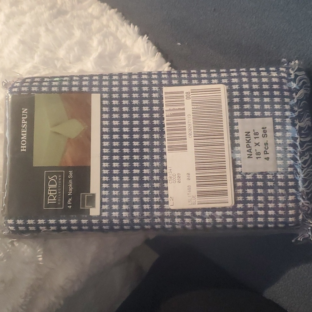 NWT Homespun Trends Blue White Fringed Cloth Napkin Set of 4